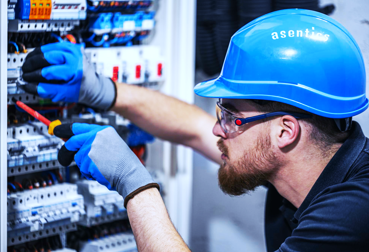 Servicemitarbeiter ASENTICS